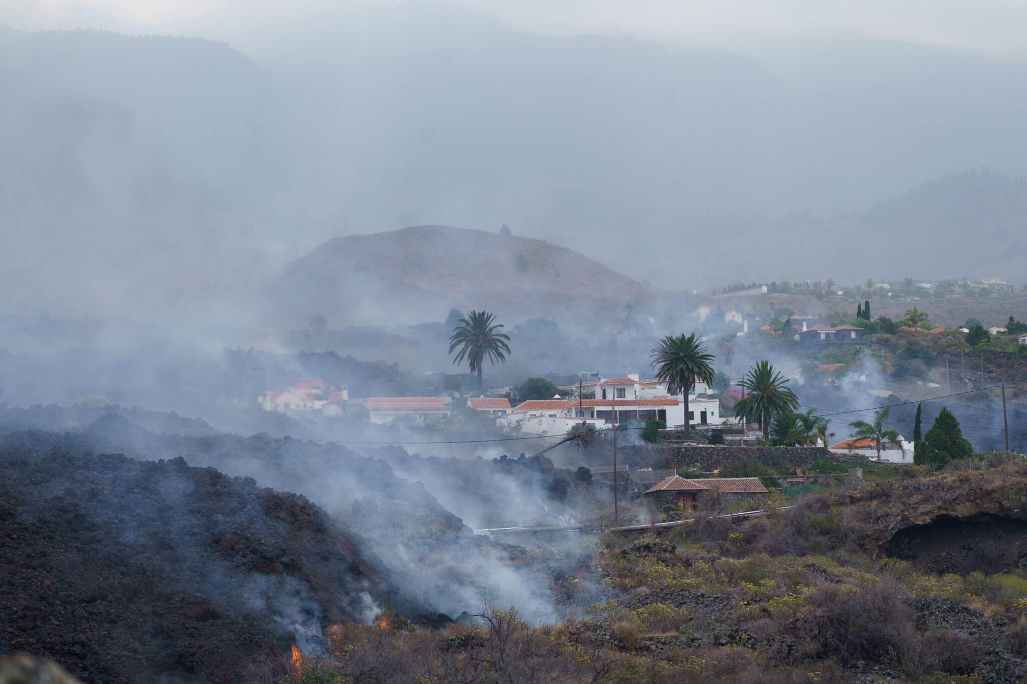 Las autoridades desalojar en barrio de Todoque, en La Palma, ante el avance de la colada de lava