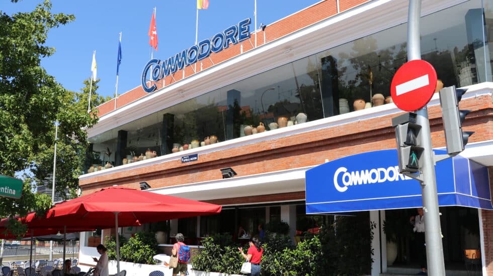 Fachada del restaurante Commodore en Plaza de la República Argentina, 5, Madrid.