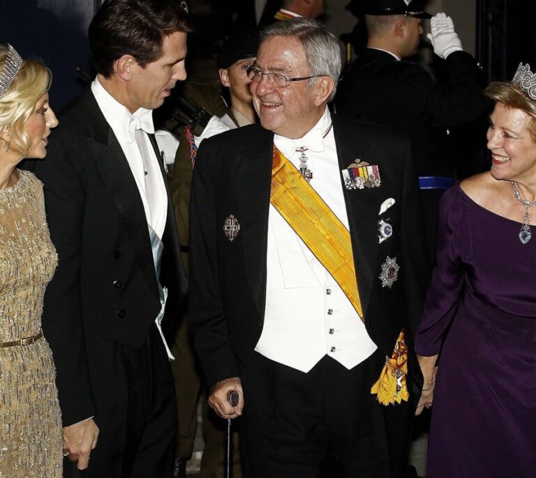 La boda de Constantino y Ana María de Grecia, los entonces reyes más jóvenes del mundo