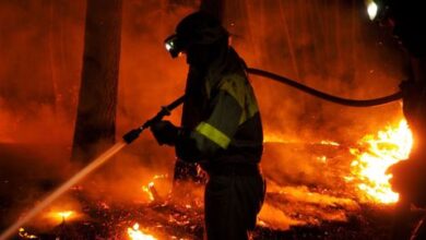 El incendio en Lugo alcanza ya las 900 hectáreas y se acerca a los núcleos de población