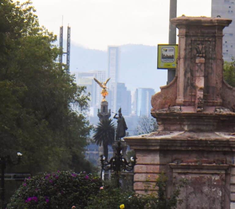 Ciudad de México retira una estatua de Colón para sustituirla por otra en honor a la mujer indígena