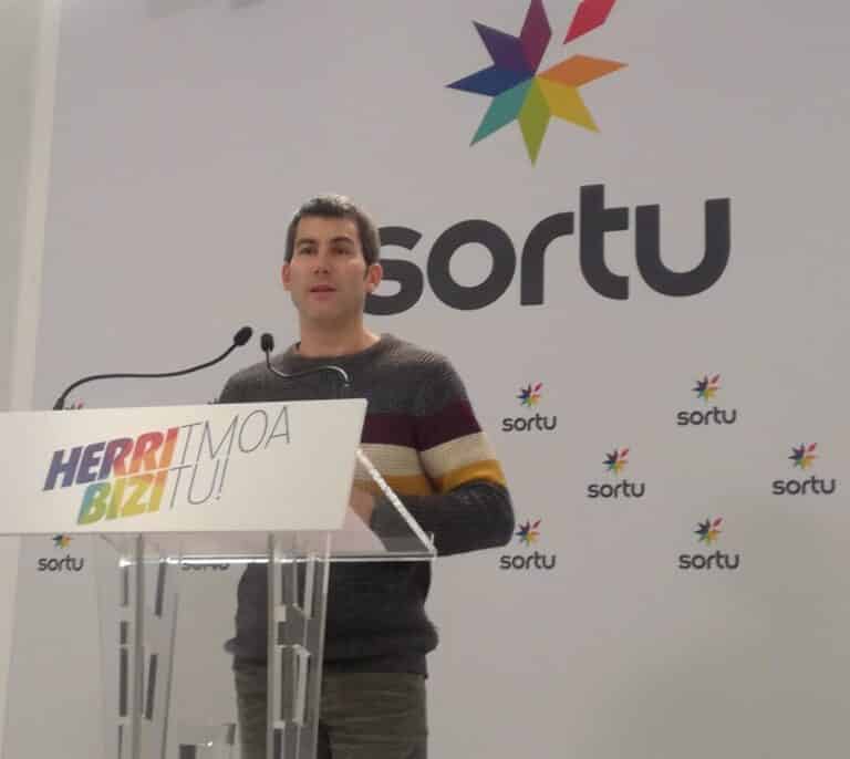 Sortu llama a "traer a casa" a todos los presos de ETA en el aniversario de los fusilamientos de Txiki y Otaegi