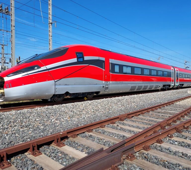 El primer tren de Ilsa llega a España para su homologación