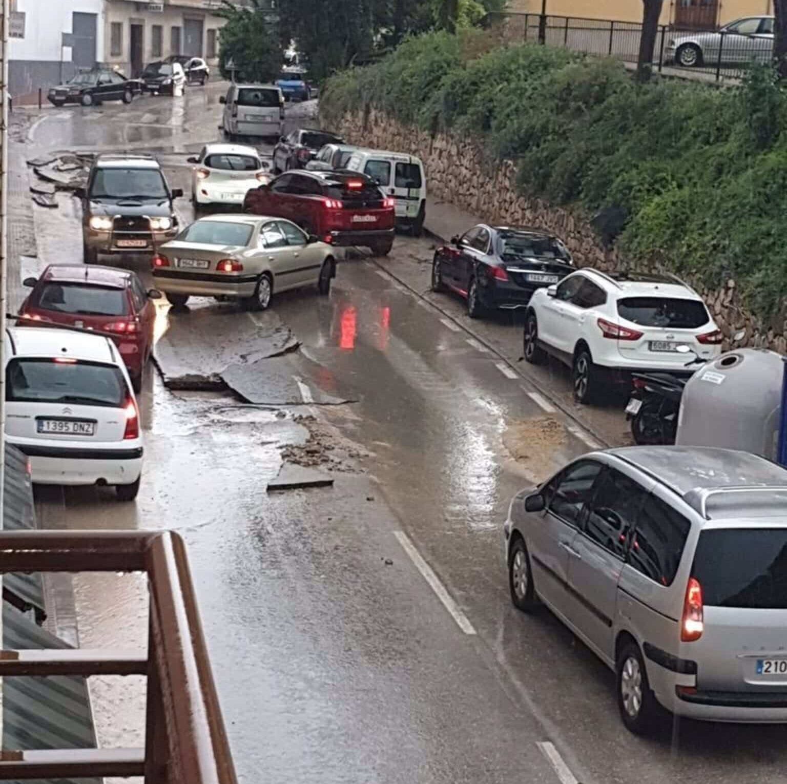 Una fuerte tormenta provoca inundaciones y daños en Lucena