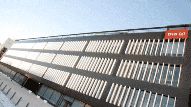 Dia reduce un 44% sus pérdidas semestrales, hasta 105 millones, pero sus ventas netas caen un 9,1% Sede del grupo Dia