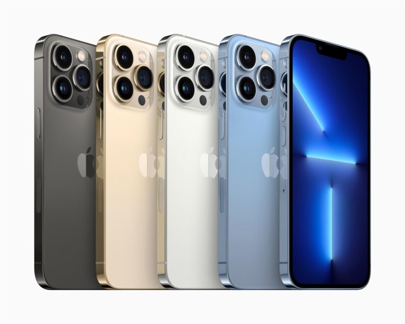 Imagen de archivo de 4 Iphone 13 en los cuatro colores en los que está disponible