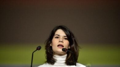 Sumar conserva el escaño de su ex coordinador Carlos Martín para impedir que lo ocupe Isa Serra, de Podemos