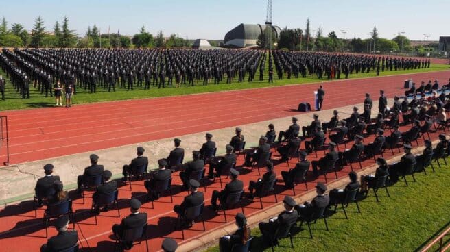 Jura de una de las últimas promociones de la Policía Nacional en la Escuela de Ávila.