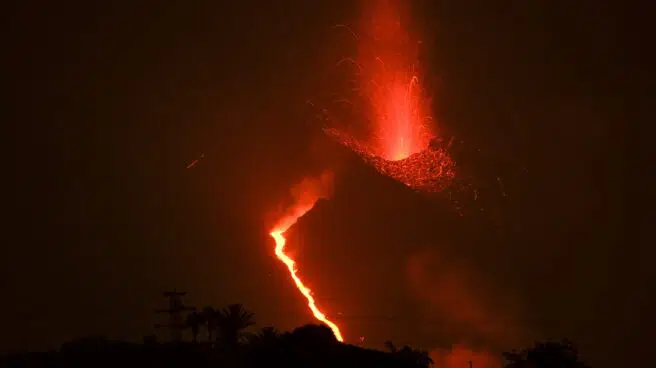 La erupción de La Palma registra "importantes explosiones" y emisión de lava