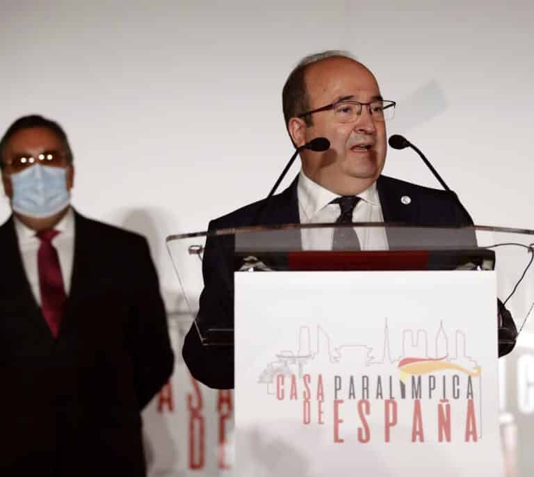 El equipo de Sánchez para la mesa con Cataluña: Bolaños, Iceta, Yolanda Díaz, Castells e Isabel Rodríguez