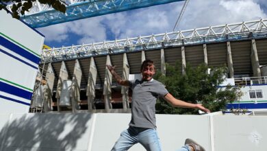 Javier, Maribel y Jesús, los 'youtubers' de las obras del Bernabéu