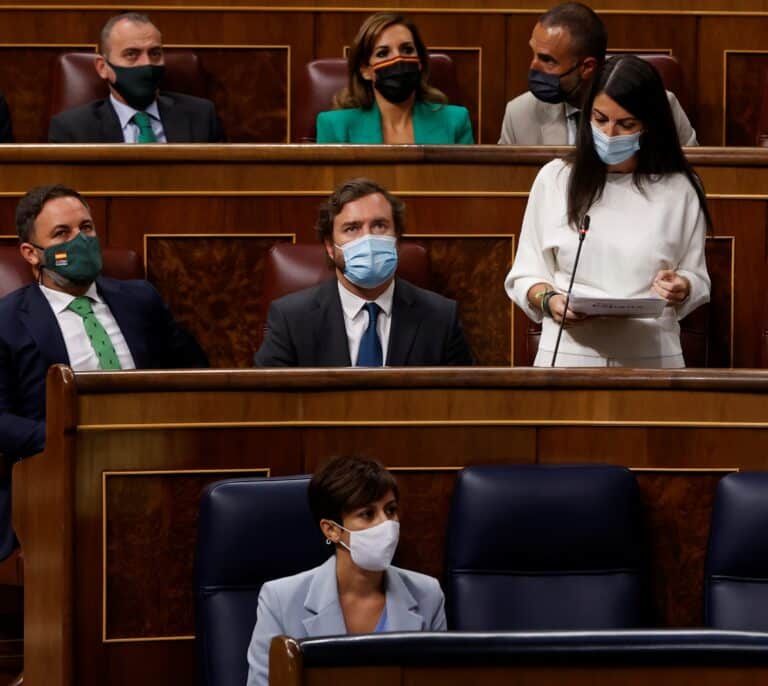 El Gobierno emplaza a Olona a "respetar a los periodistas" y a dejar atrás "la nostalgia de la inquisición"