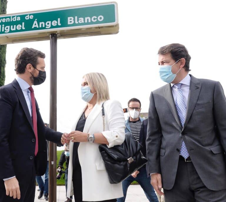 Víctimas del terrorismo arremeten en la Convención del PP contra el Gobierno, al que acusan de "traicionarlas"
