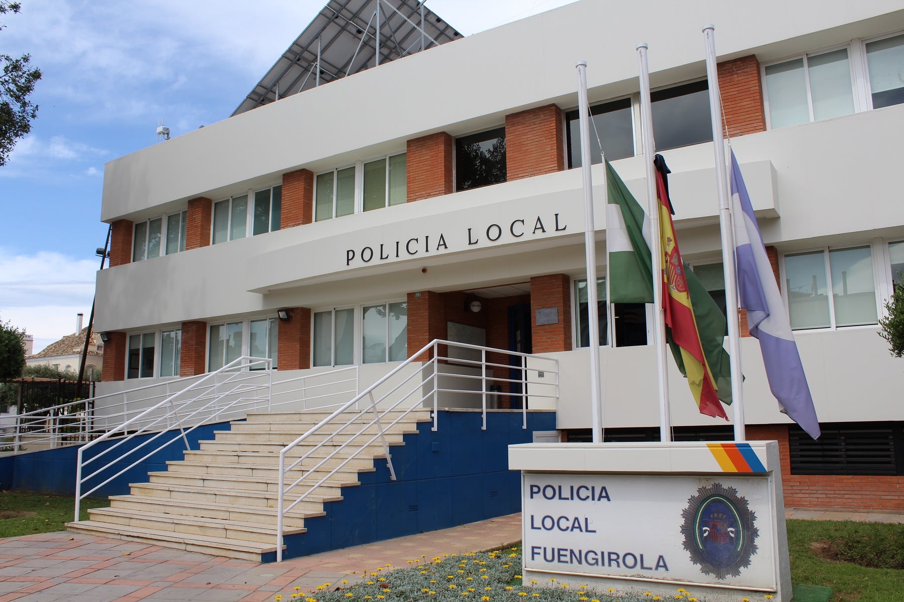 Fachada de la policía local de Fuengirola