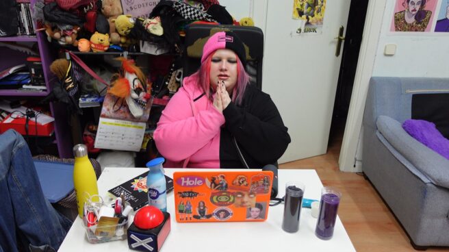 Vox se querella por delito de odio contra la youtuber 'Soy Una Pringada' La youtuber 'Soy Una Pringada'