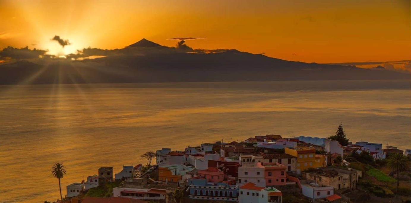 Imagen aerea de uno de los pueblos mas bonitos de españa