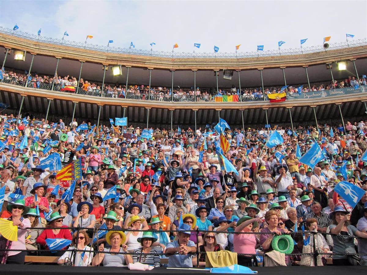 Fotografía de archivo. Mitin de Mariano Rajoy y Francisco Camps en la plaza de toros de Valencia.