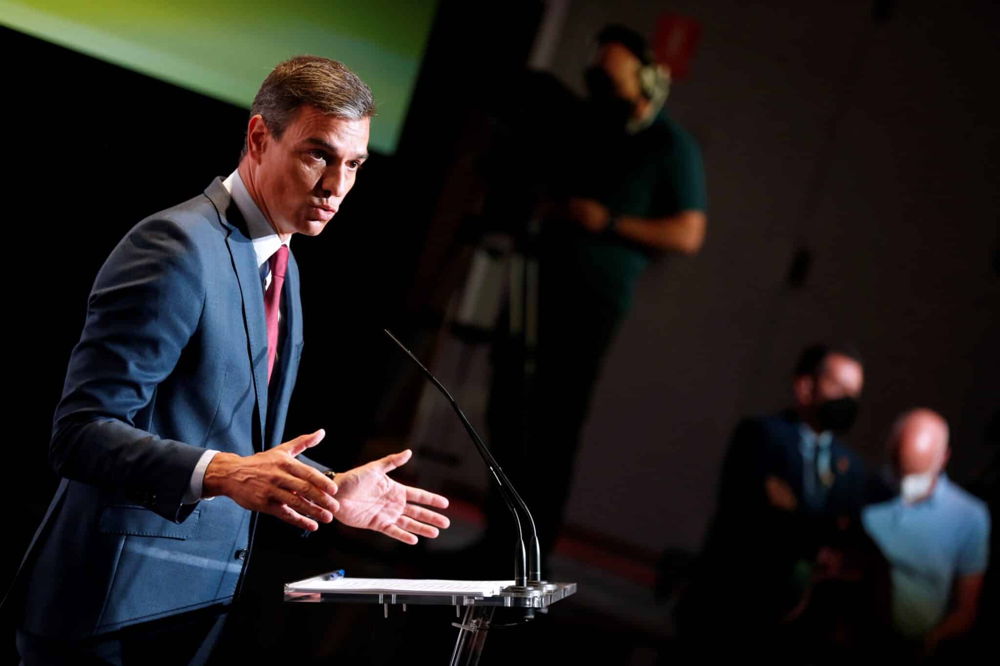 El presidente del Gobierno, Pedro Sánchez, durante un acto con buena parte de su gabinete