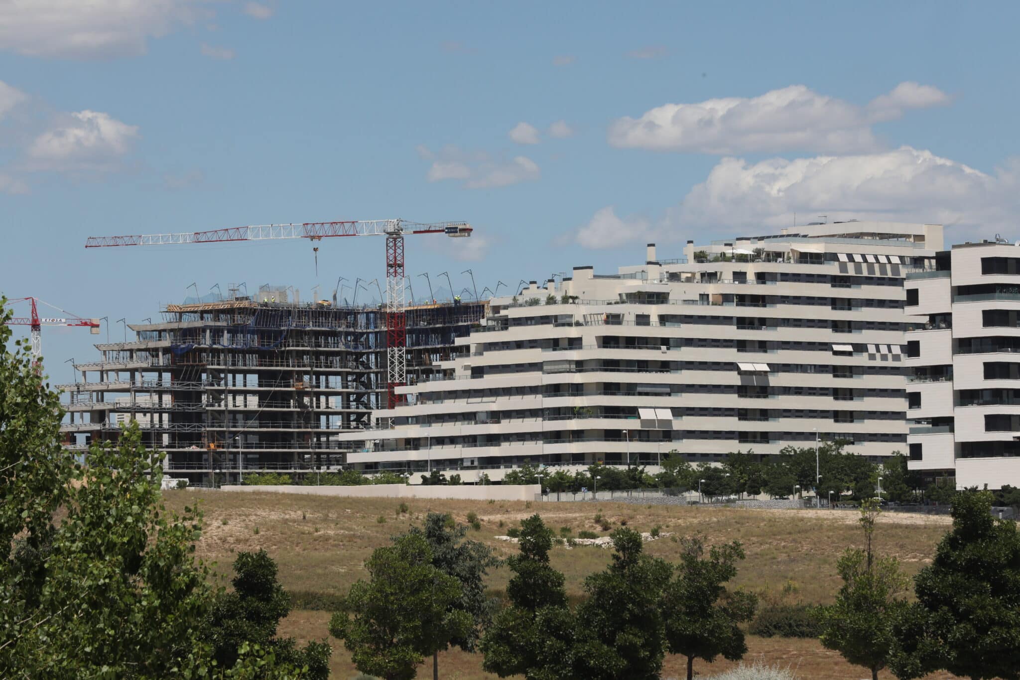 Construcción de nuevas viviendas en un barrio de Madrid.