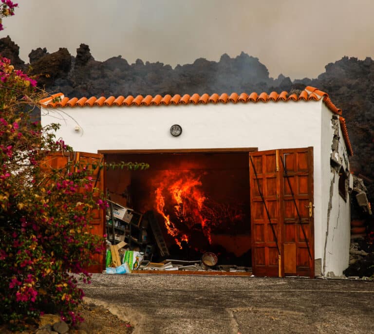 La lava de la erupción cubre 103 hectáreas y ha destruido 166 viviendas
