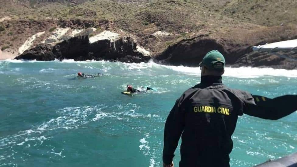 Rescatan el cadáver de un joven en avanzado estado de descomposición en el puerto de Algeciras