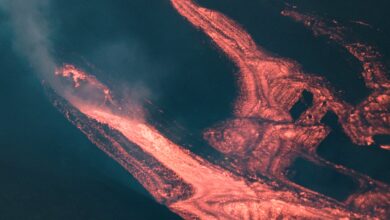 Una nueva boca del volcán de La Palma provoca un "impresionante desbordamiento de lava"