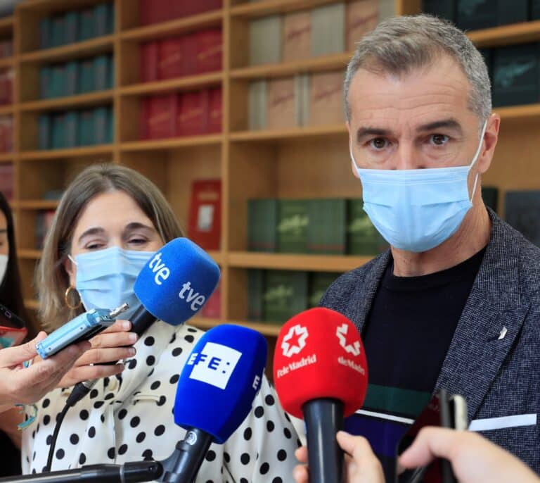 Cantó defiende que América fue "liberada" de un poder "salvaje y caníbal"