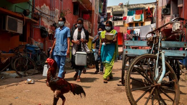 Vacunación puerta a puerta del Covid en India.