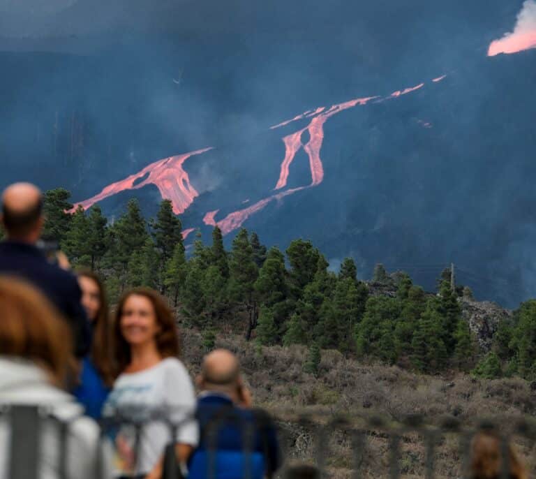 Los alumnos de la UNED afectados por el volcán, exentos de pagar