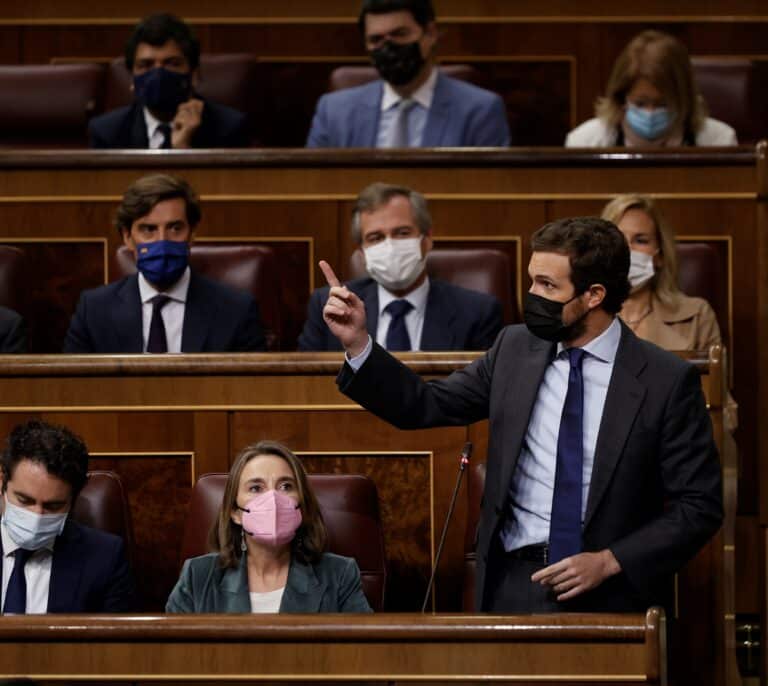 Casado a Sánchez: "Va a sacar de la cárcel a 200 terroristas para tener Presupuestos"