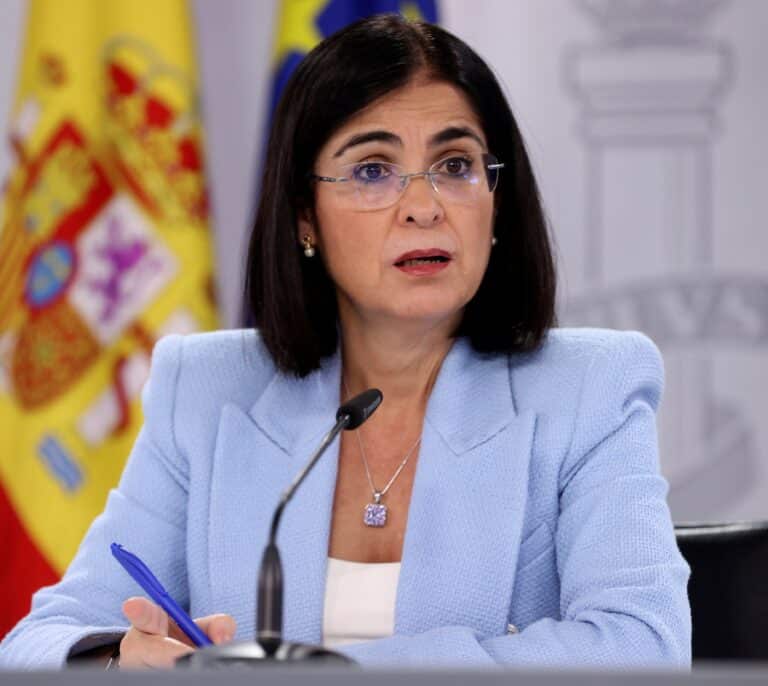Darias dice que la mascarilla permanecerá "mientras estén presentes el virus de la gripe u otros"