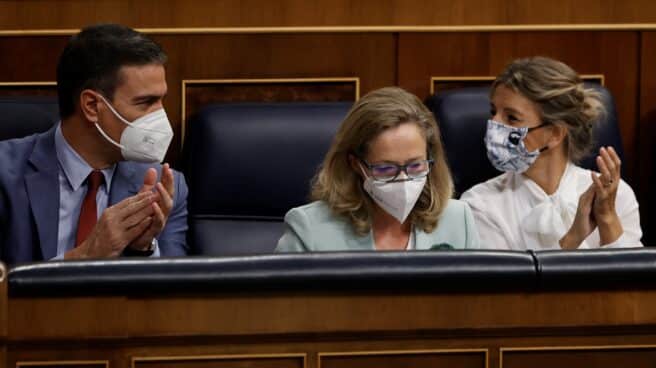 Sánchez, Calviño y Díaz, en el Congreso.