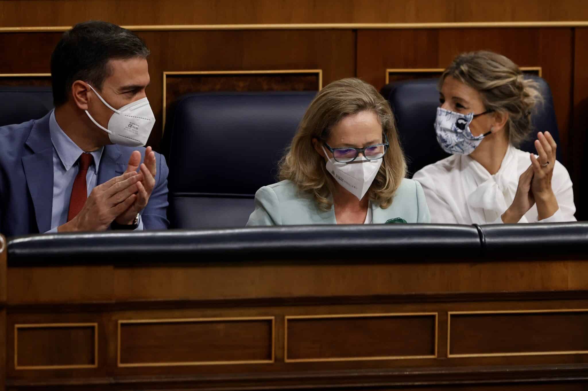 Sánchez, Calviño y Díaz, en el Congreso.