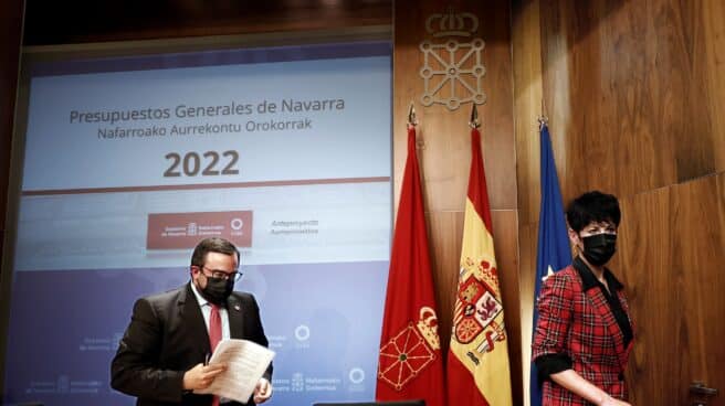 Gobierno aprueba anteproyecto de Presupuestos que asciende a 5.273 millones La consejera de Economía y Hacienda, Elma Saiz y el vicepresidente primero y Consejero de Presidencia, Igualdad, Función Publica e Interior Javier Remirez, al termino de la rueda de prensa donde han avanzado que el Gobierno Foral ha aprobado el anteproyecto de Presupuestos Generales de Navarra para 2022