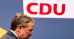 El 'delfín' de Merkel anuncia su retirada a plazos en plena crisis de la CDU