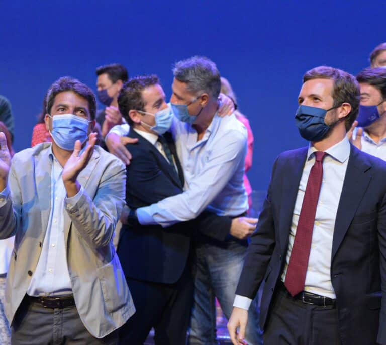 Arroz meloso y sopa 'Olé mis huevos', entre los platos del menú de Casado y los barones del PP durante la Convención