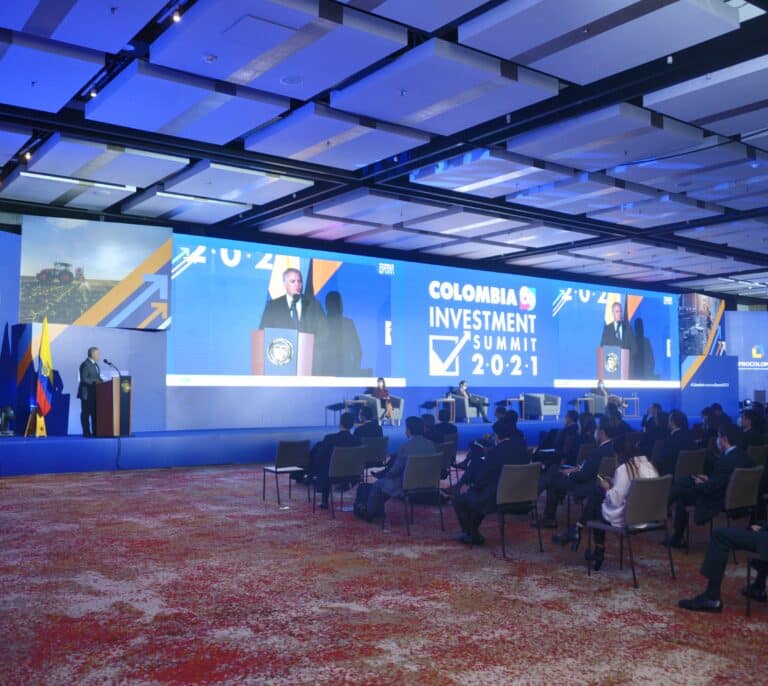 Colombia despliega la "alfombra roja" fiscal para las empresas españolas
