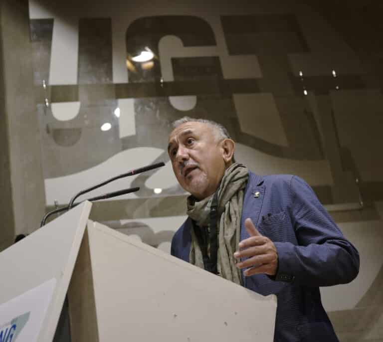 Álvarez (UGT) cree que la patronal tiene "mucho que ganar" con un acuerdo en reforma laboral