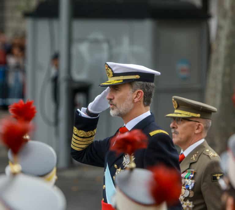 Los Reyes presiden este martes el desfile del 12-O, en el que participan 2.656 militares, 68 aeronaves y 115 vehículos
