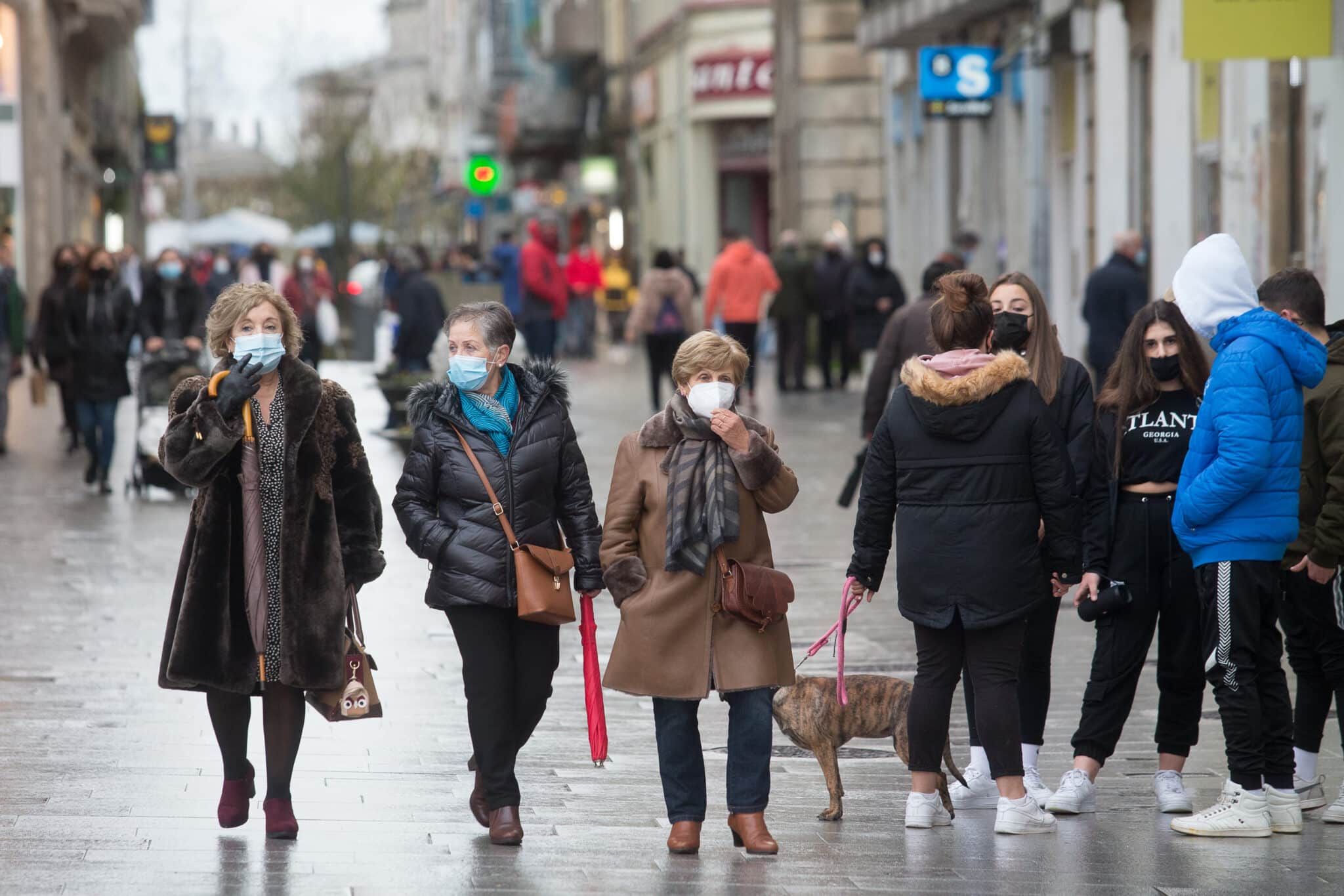 La incidencia vuelve a bajar en España y Sanidad registra 21 fallecidos