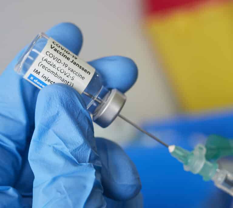 La aprobación de vacunas se estanca en Europa: "La EMA debe ser transparente"