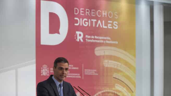 El presidente del Gobierno, Pedro Sánchez, interviene en la presentación de la Carta de Derechos Digitales, en La Moncloa