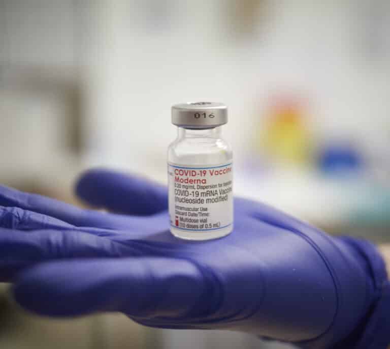 Moderna demanda a Pfizer y BioNTech por copiar sus patentes en la vacuna contra el covid