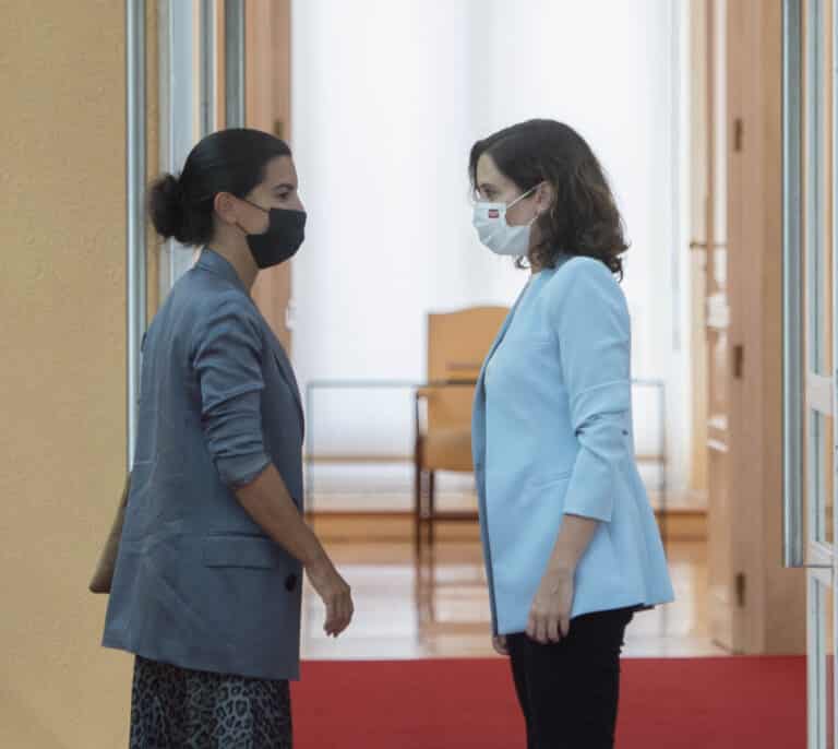 Ayuso tiene diez días para conseguir el apoyo de Vox a sus primeros presupuestos