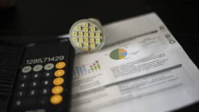La OCU cifra en 4,5 euros la rebaja en la factura de la luz por el recorte del IVA al 5%