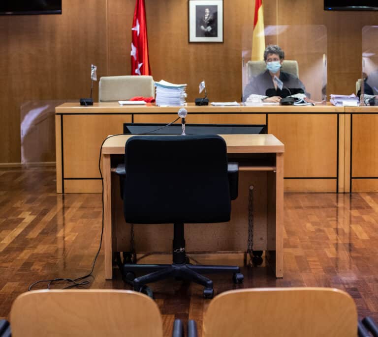 A juicio un 'skinhead' por intentar asesinar a dos jóvenes al grito de "rojos de mierda"