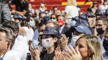 Ayuso pide vía libre en el PP de Madrid tras firmar la paz con Casado: "La pelota está en su tejado"