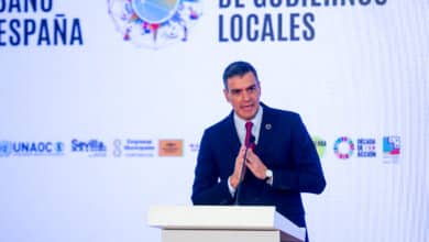 Sánchez vincula las bajadas de impuestos con aparecer "en los papeles de Panamá y de Pandora"