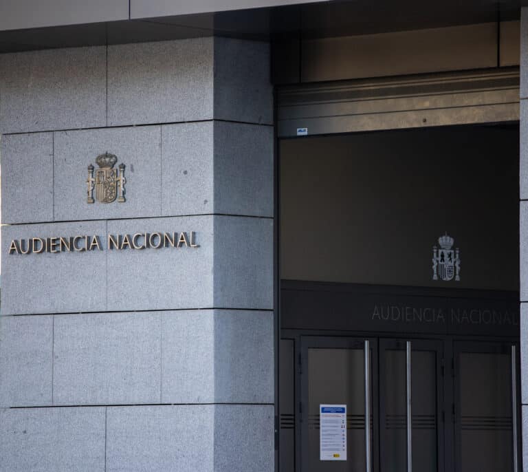 La Policía trabaja ya en el informe para dilucidar si es posible desentrañar la tarjeta de 'Dina'