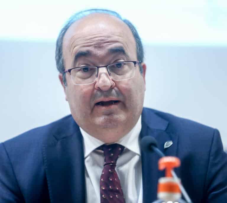 Iceta respalda a Carmen Mola: "Hay que luchar contra los prejuicios"